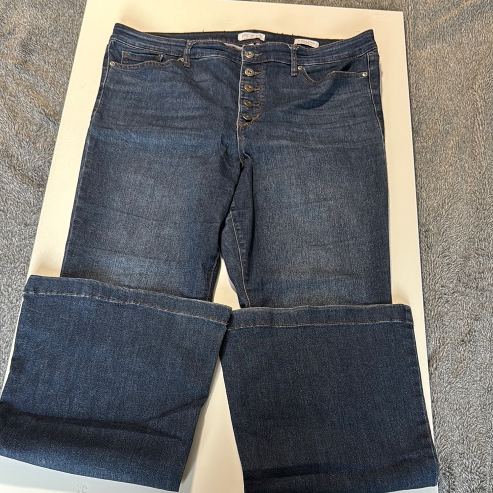 Sofia by Sofia Vergara Blue Flare & Wide Leg Jeans